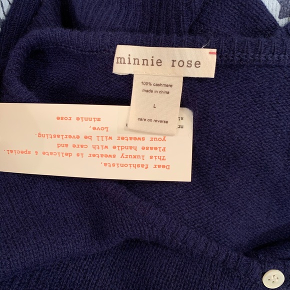 NWT, 100% cashmere cardigan. Light weight - Picture 5 of 6